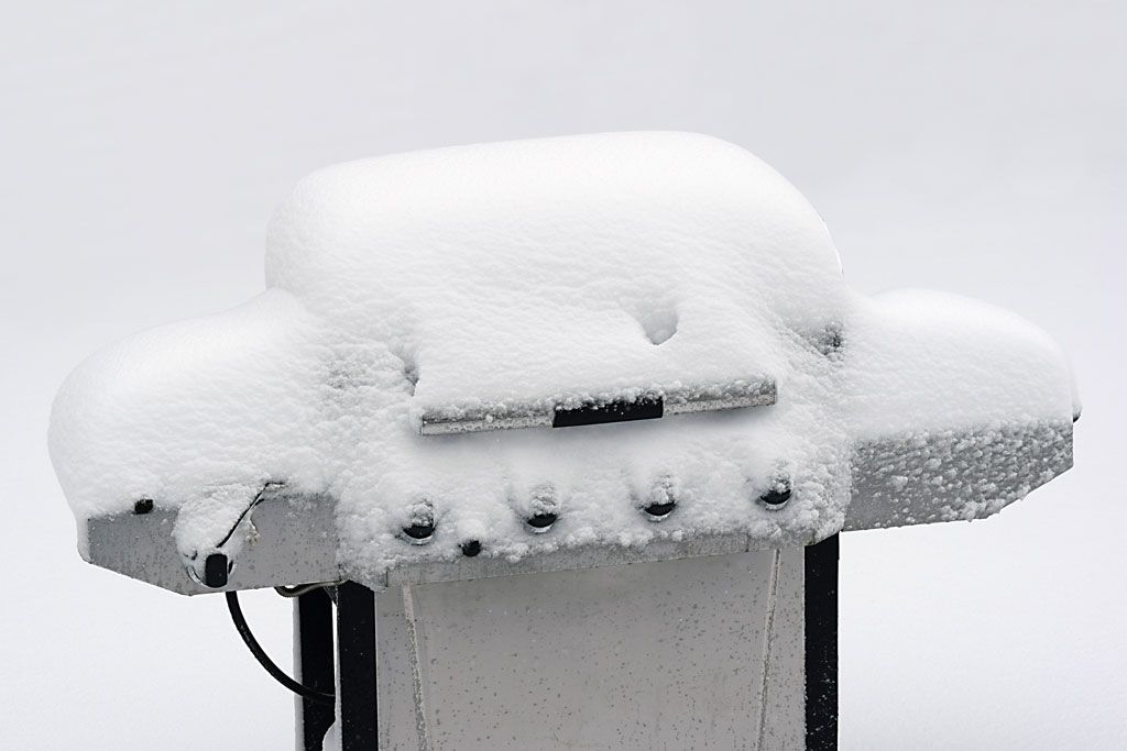 A photo of a grill covered in snow | Idaho Storage Connection